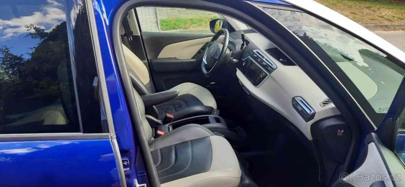 Citroën Grand C4 Picasso 2,0   130 kW velmi velmi nadstandar - foto 16
