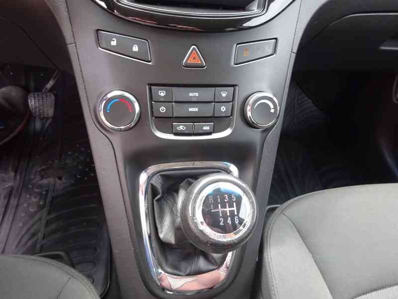 Chevrolet Orlando 2.0 VDCI r.v.2013 (1.Maj.serv.kníž.) ČR  - foto 8