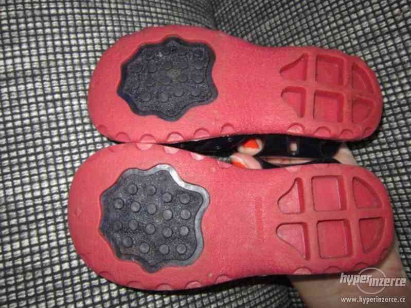 Gumové sandálky - foto 3