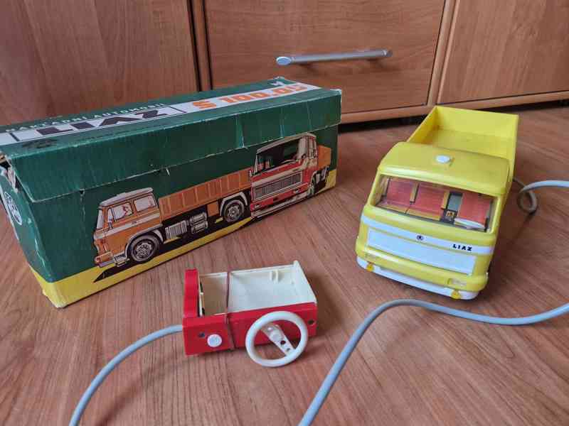 Tatra 613 a Liaz Š 100.5 - ITES na bowden a staré loutky JAS - foto 2