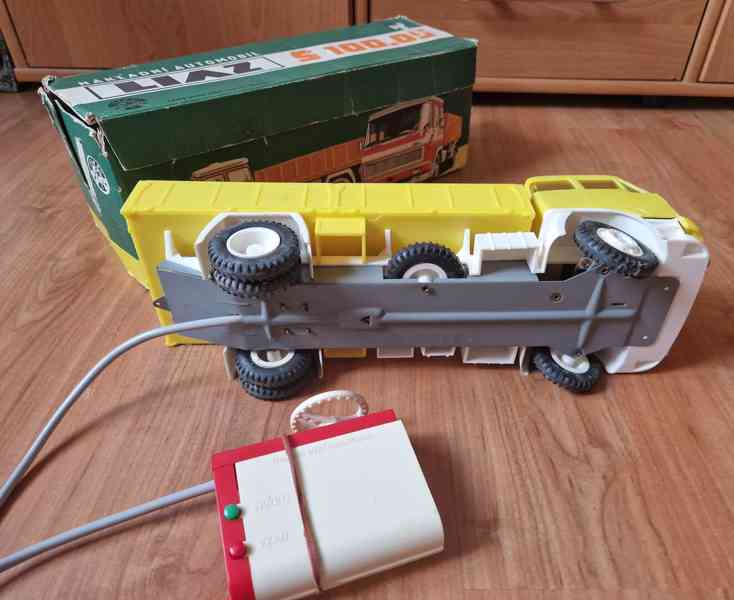 Tatra 613 a Liaz Š 100.5 - ITES na bowden a staré loutky JAS - foto 3