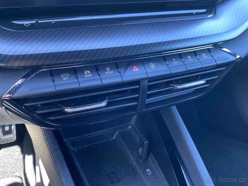 Škoda Octavia 2,0 TDI DSG RS - foto 11