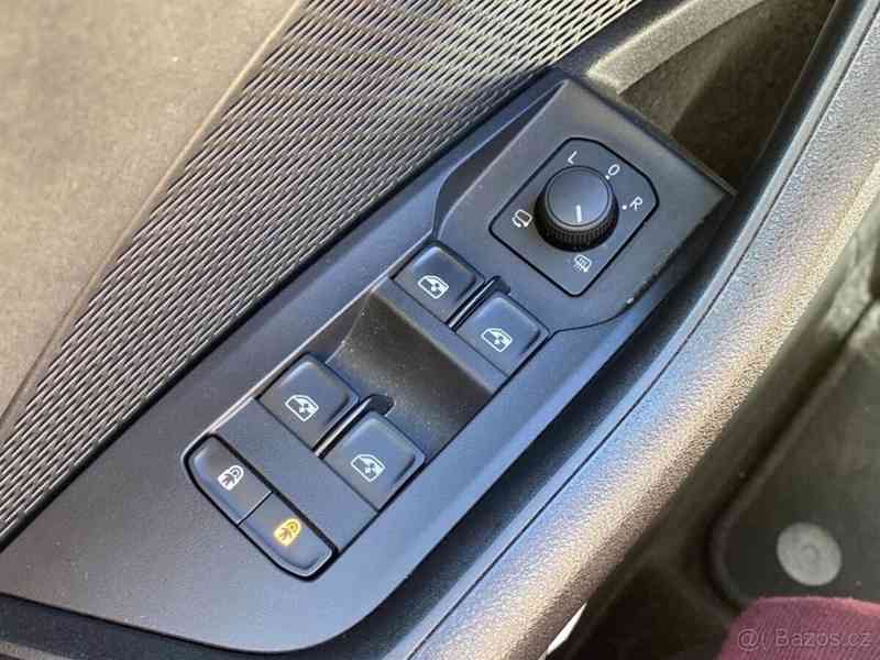Škoda Octavia 2,0 TDI DSG RS - foto 10