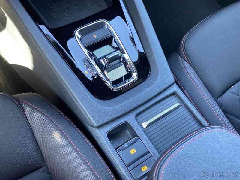 Škoda Octavia 2,0 TDI DSG RS - foto 9
