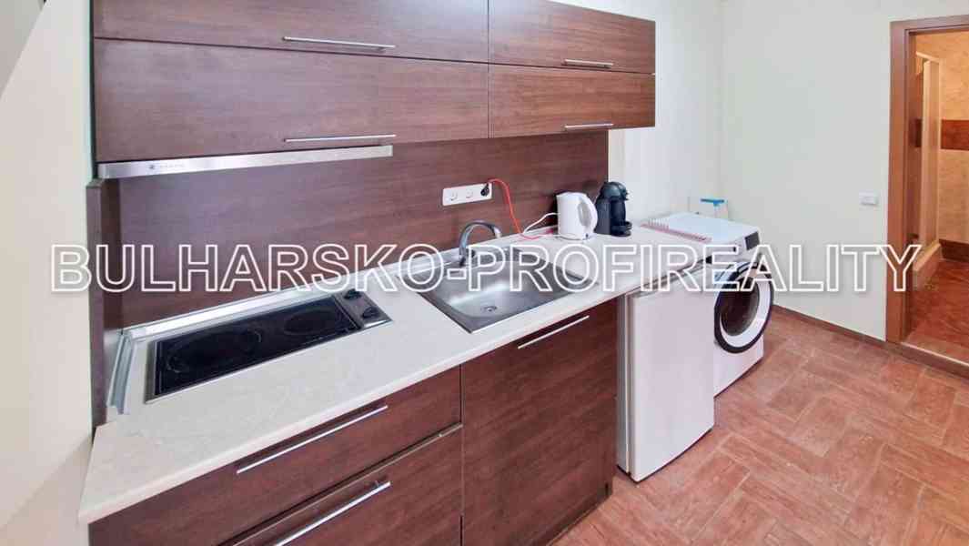 Bulharsko-PROSTORNÝ APARTMÁN 2+kk (63 m)  - foto 3