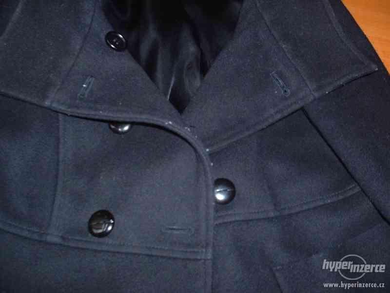 černý kabátek. - foto 2