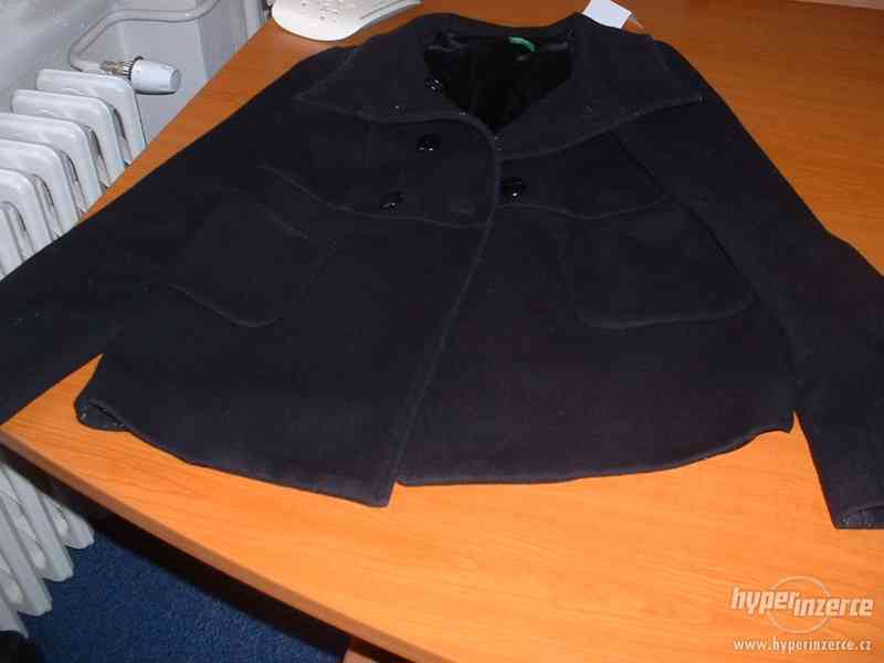 černý kabátek. - foto 3