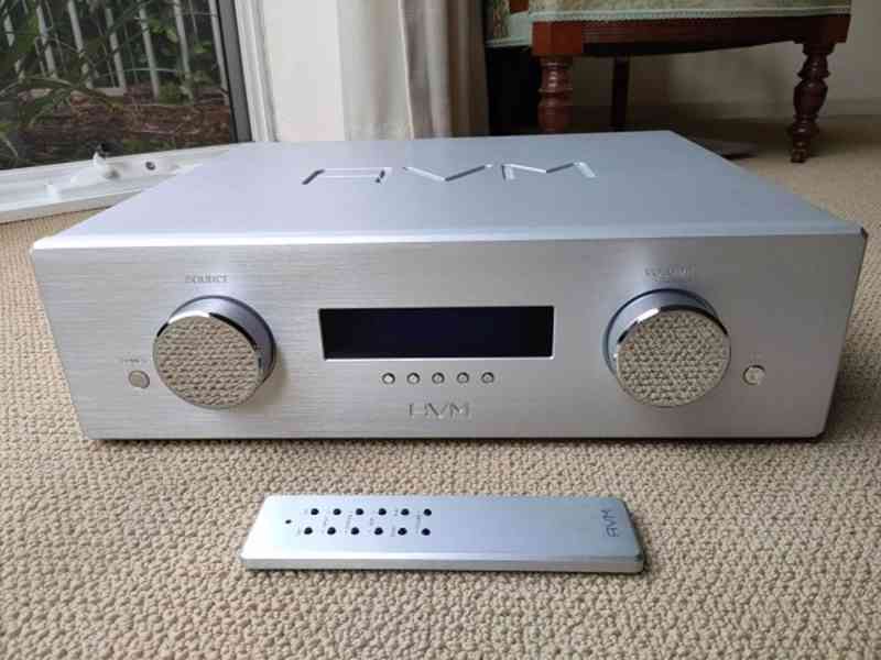 Avm ovation 8.2 - bazar - Hyperinzerce.cz