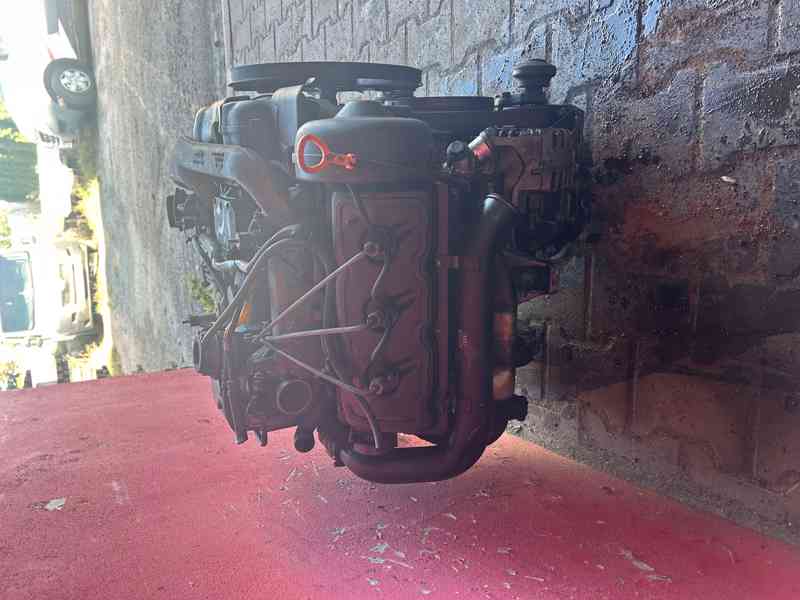 Motor 2,5TDI 6V 110 KW VW Passat typ AFB kompletní - foto 2