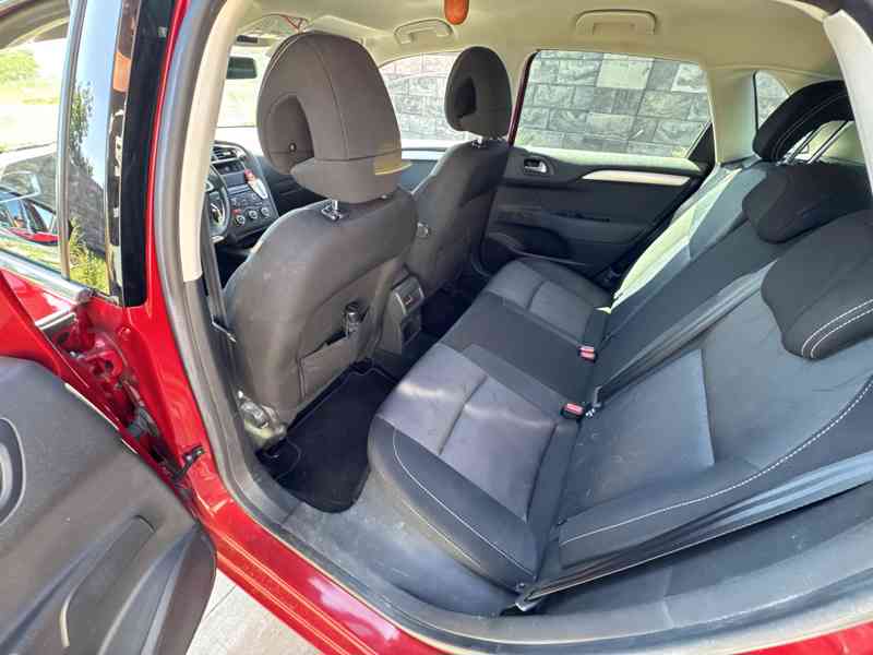 Prodám Citroen C4 1.6 VTI benzin 88kw rok 2011 - foto 10