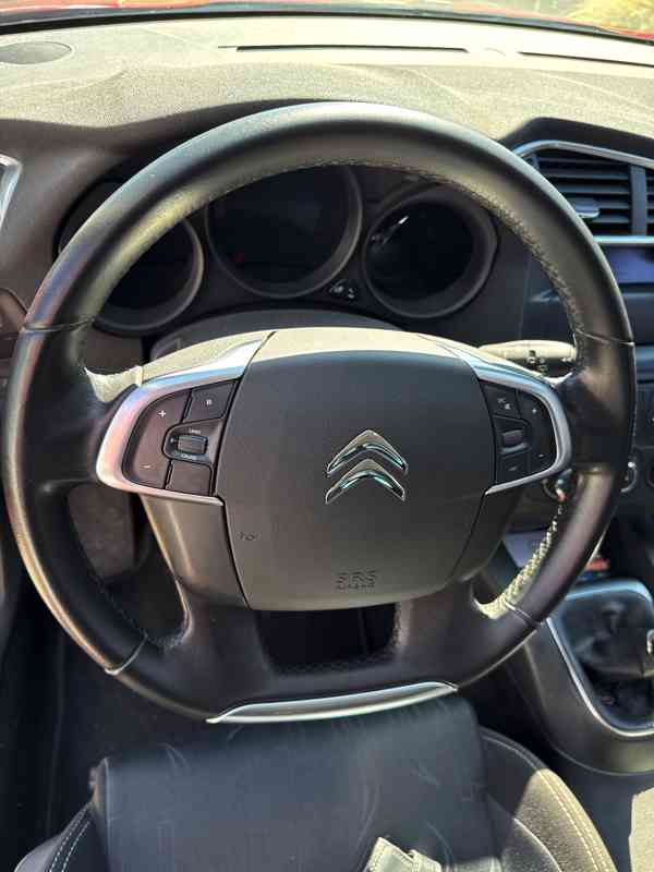Prodám Citroen C4 1.6 VTI benzin 88kw rok 2011 - foto 13