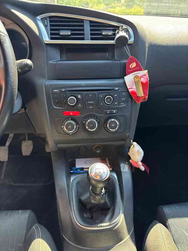 Prodám Citroen C4 1.6 VTI benzin 88kw rok 2011 - foto 14