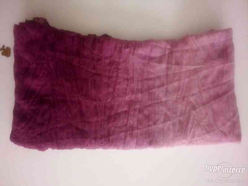 Fialový šátek - foto 1