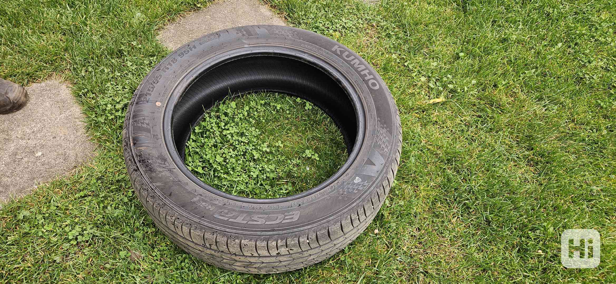 215/55/18 - Kumho - foto 1