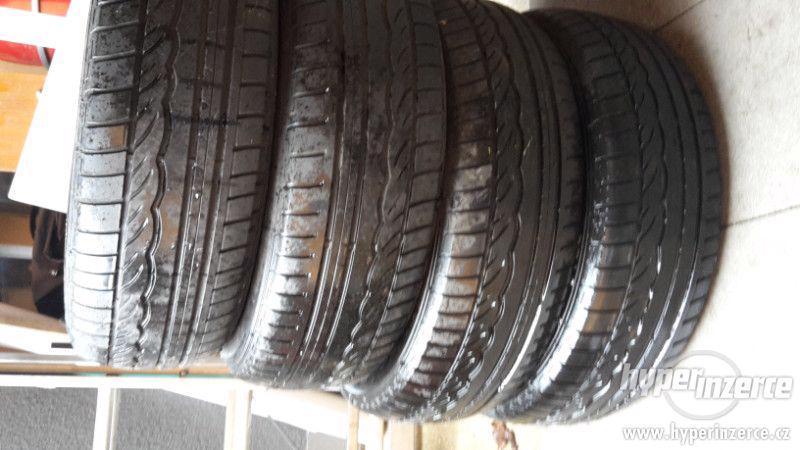Prodám letní pneu zn. DUNLOP 195/65R15 + plechové disky - foto 1