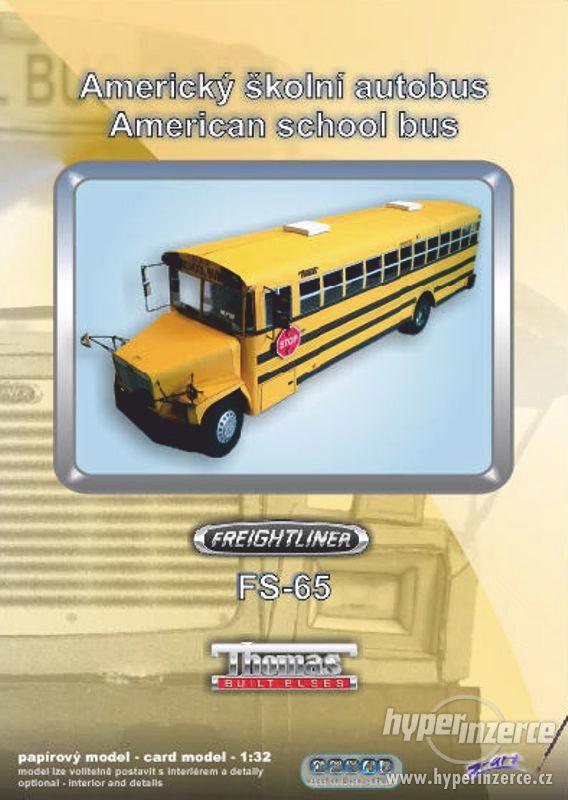 Papírový model Americký školní autobus Freightliner FS-65 - foto 1