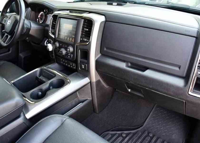 Dodge Ram 1500 5.7 V8 HEMI SPORT NAVI KAMERA - foto 17