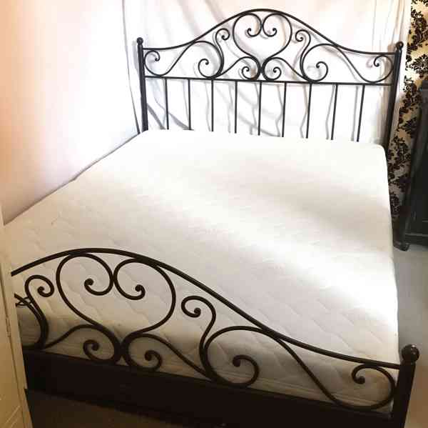 kovaná postel komplet s roštem a matrací 140x200 - foto 5