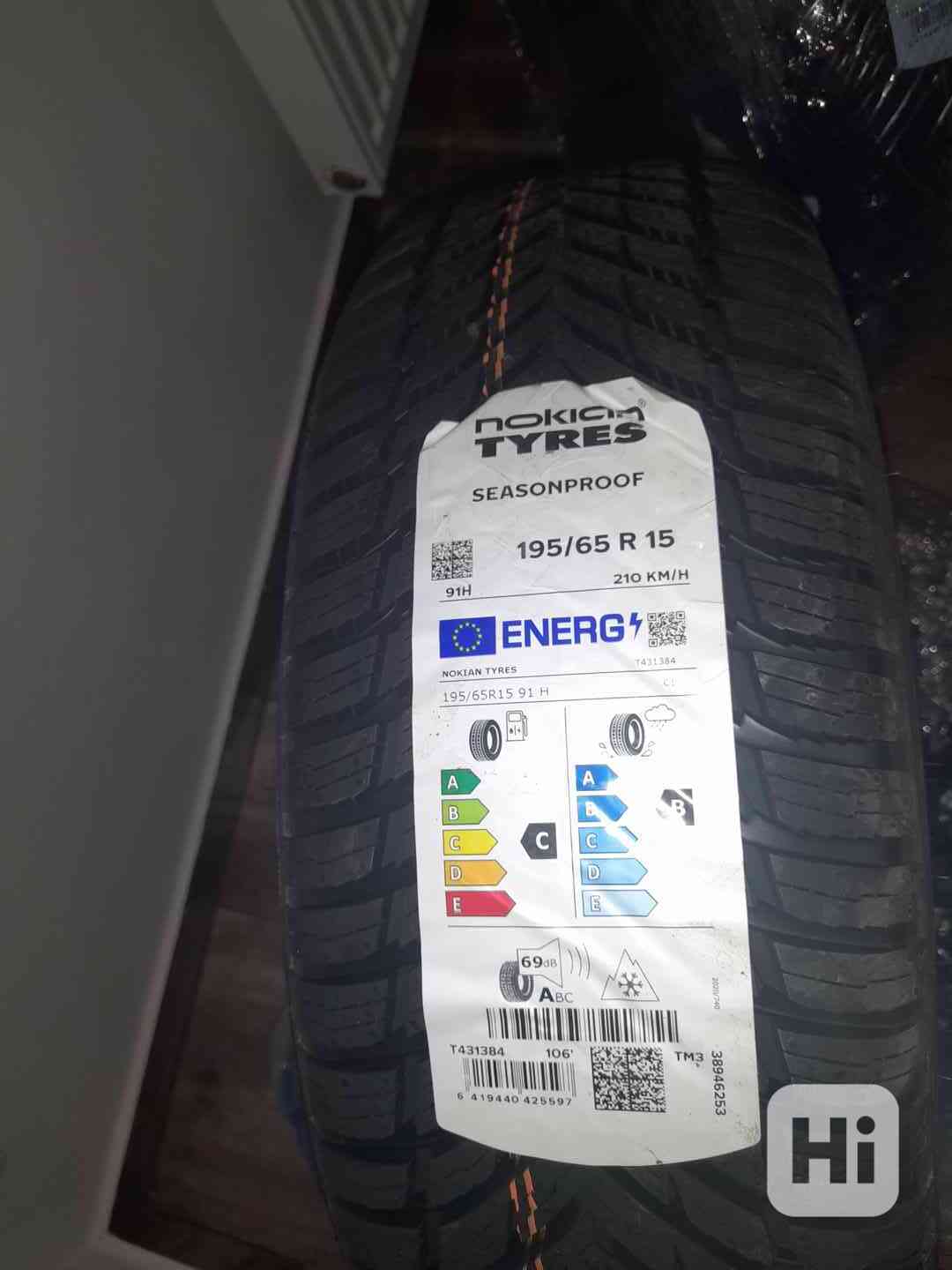 Celorocni pneu Nokia 195/65 R15 - foto 1