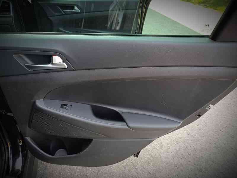 HYUNDAI Tucson 1,7CRDi Comfort ČR 1 majitel  - foto 14