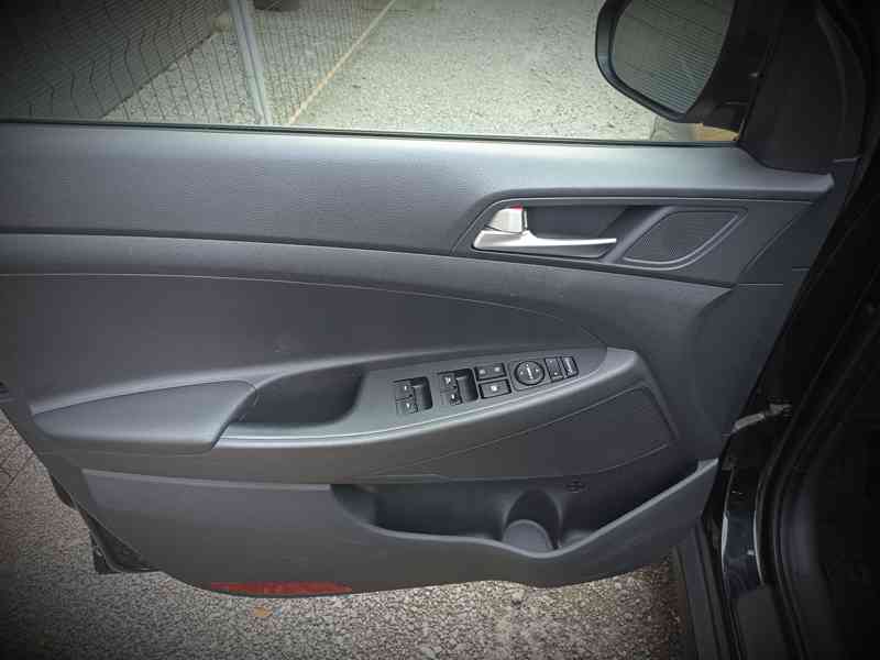 HYUNDAI Tucson 1,7CRDi Comfort ČR 1 majitel  - foto 19