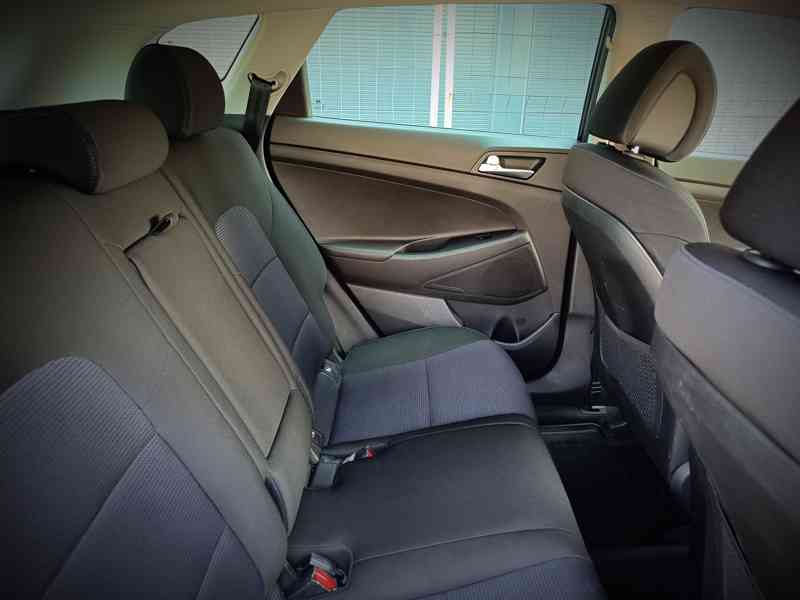 HYUNDAI Tucson 1,7CRDi Comfort ČR 1 majitel  - foto 11
