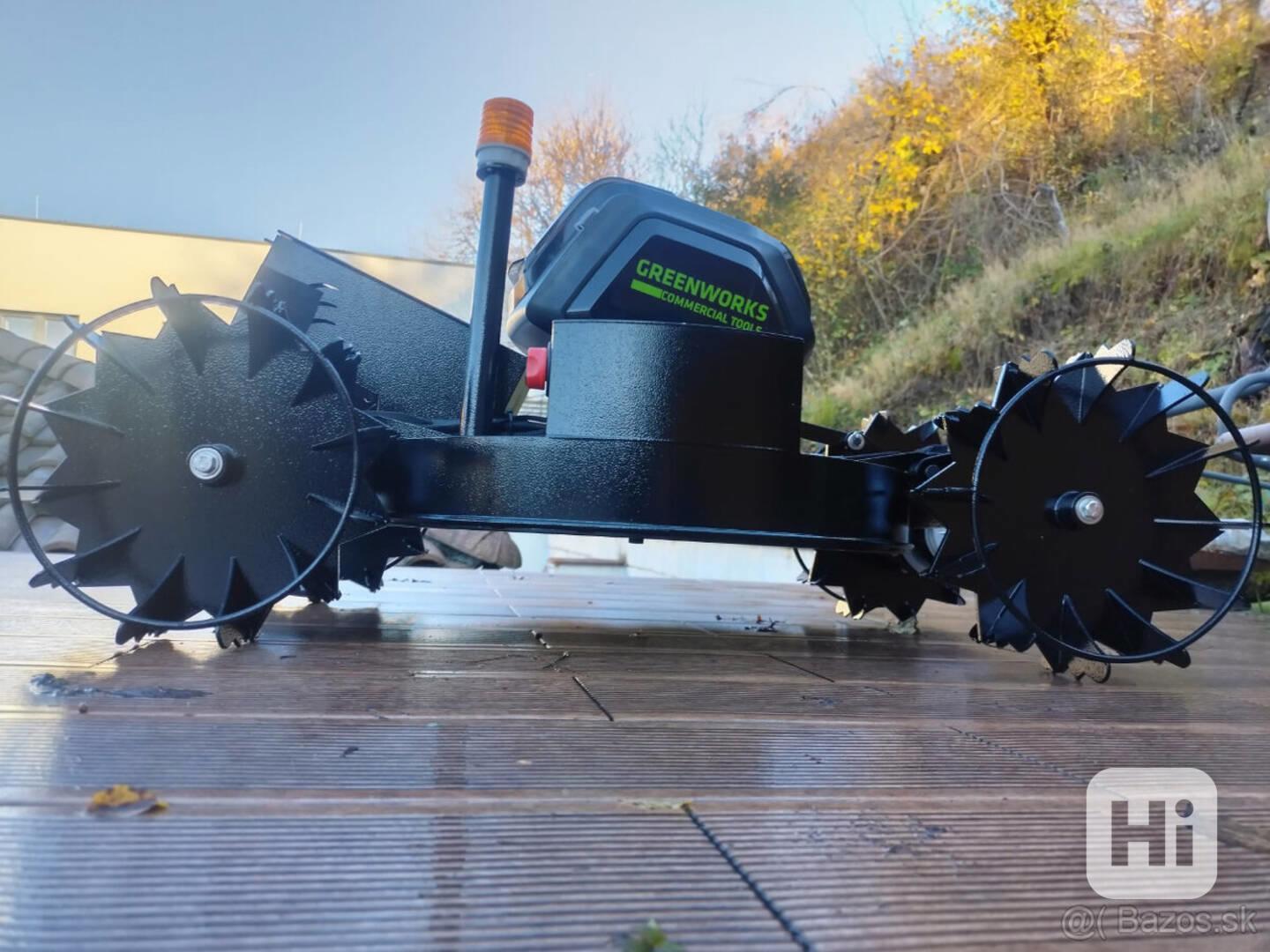 Sekačka GREENWORKS pro extrémní kopce na dálkové ovládání  - foto 1