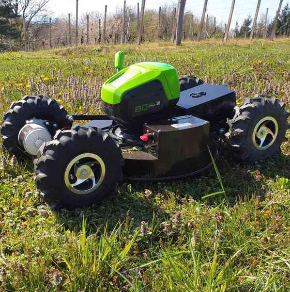 Sekačka GREENWORKS pro extrémní kopce na dálkové ovládání  - foto 4