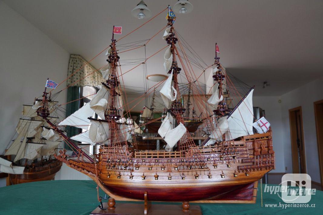 Dřevěný model lodi Sovereign of the Seas 1630 - foto 1