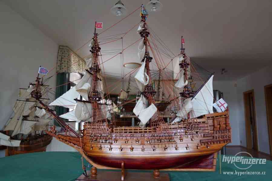 Dřevěný model lodi Sovereign of the Seas 1630