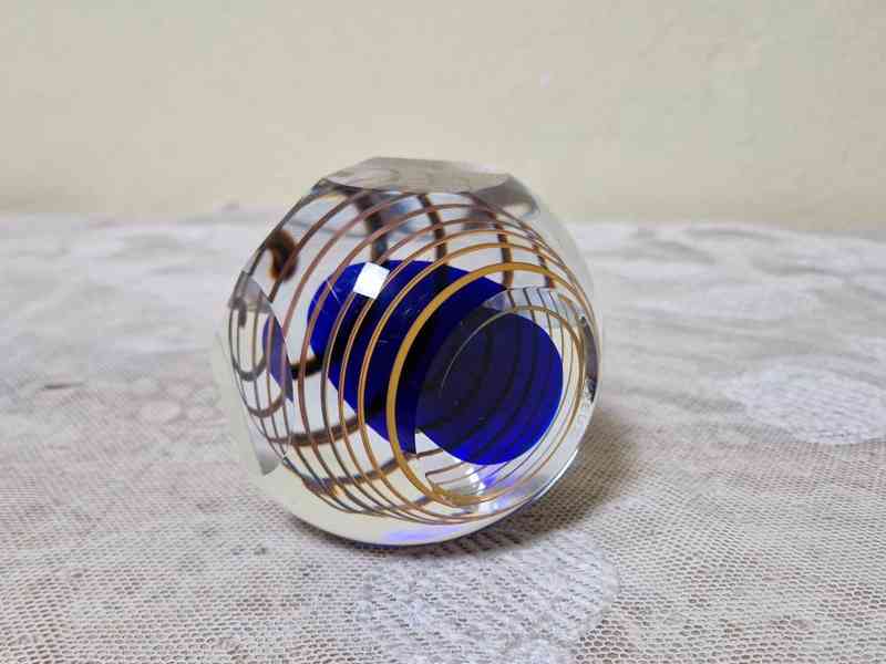 Broušený objekt těžítko se spirálou Stanislav Libeňský - foto 5