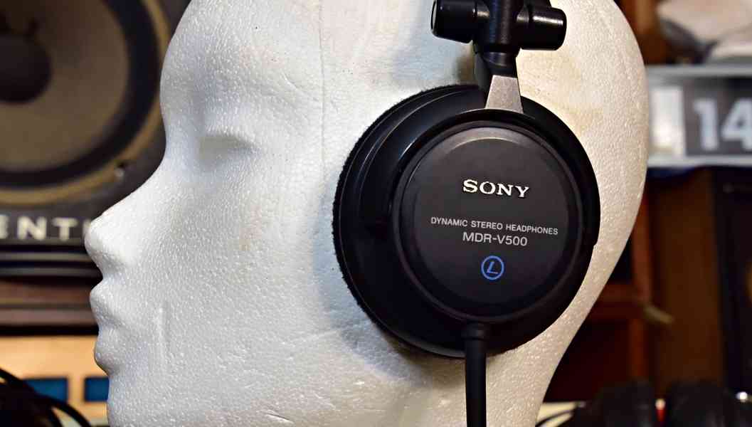 SONY MDR-V500 kvalitní stereo sluchátka