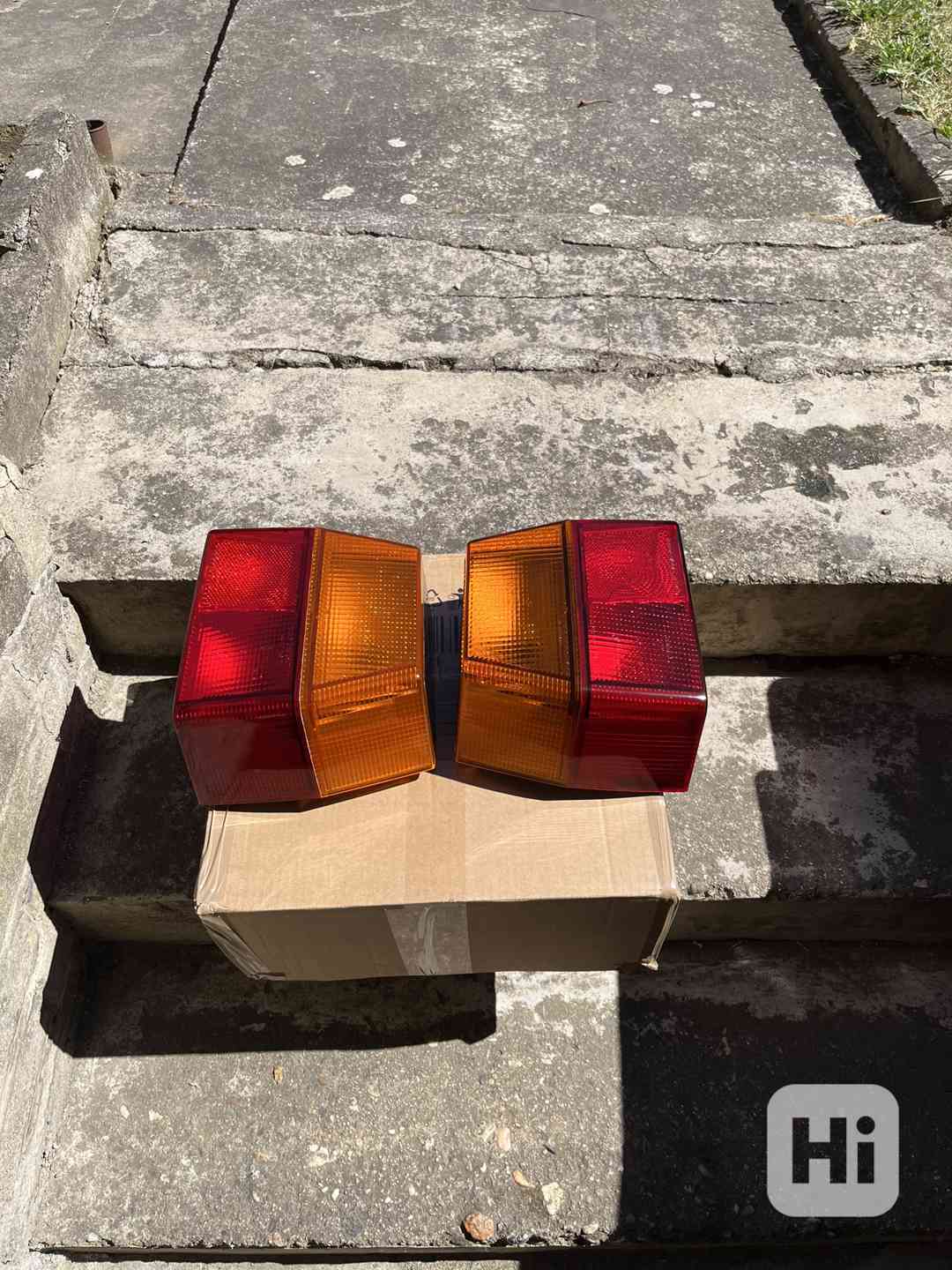 ŠKODA FAVORIT - FORMAN zadní světla - foto 1