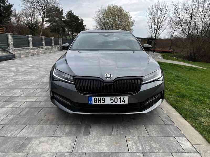 Škoda Superb 2,0   2023 Sport Line DSG 4x4 - foto 2