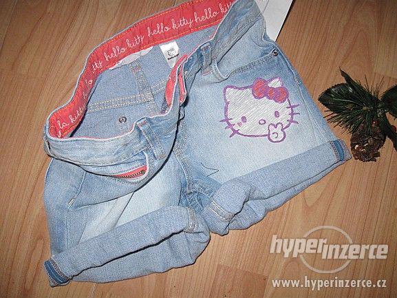 KRAŤASY ŠORTKY HELLO KITTY SKLADEM 2_3ROKY 7-8 LET - foto 1