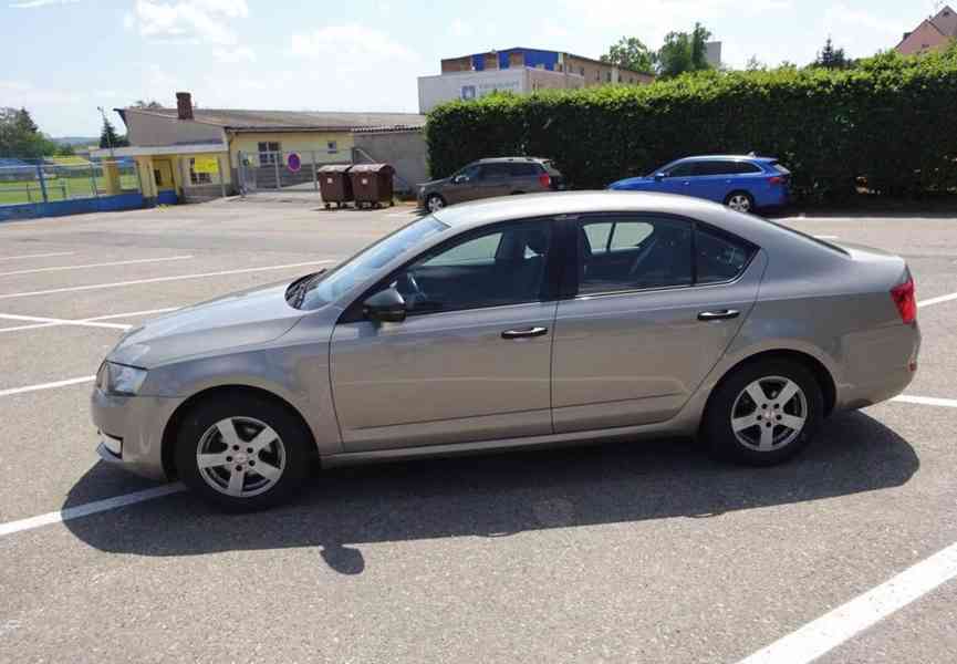 Škoda Octavia 1.6 TDI r.v.2015 (66 kw) serviska ČR - foto 2