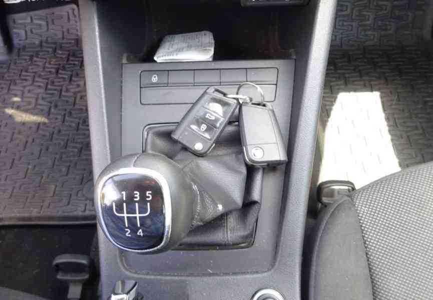 Škoda Octavia 1.6 TDI r.v.2015 (66 kw) serviska ČR - foto 13