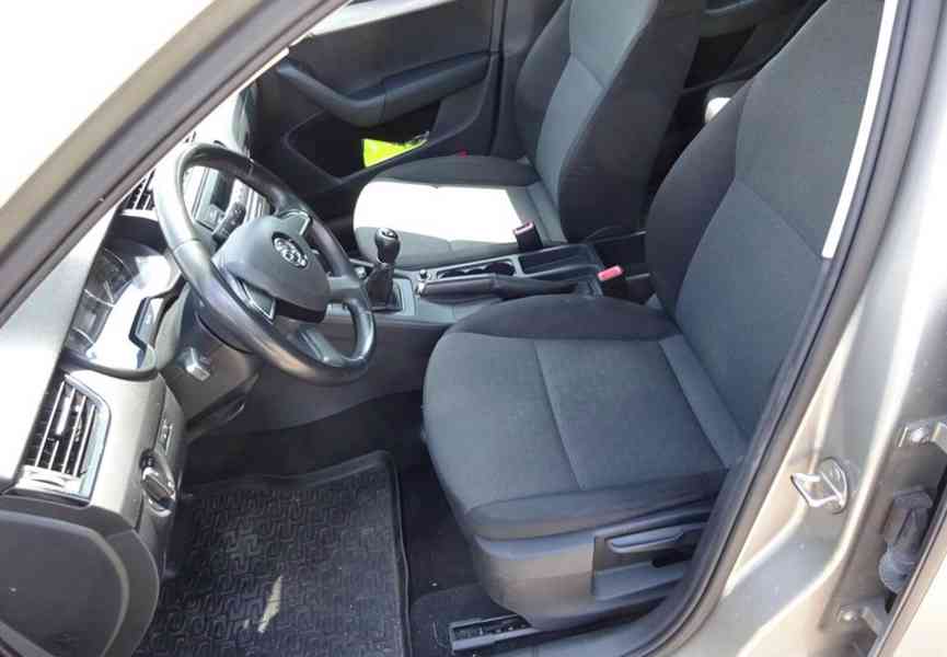 Škoda Octavia 1.6 TDI r.v.2015 (66 kw) serviska ČR - foto 14