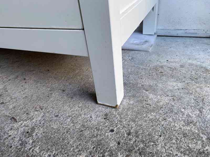 IKEA Hemnes se 3 zásuvkami - bílá lesklá - foto 3