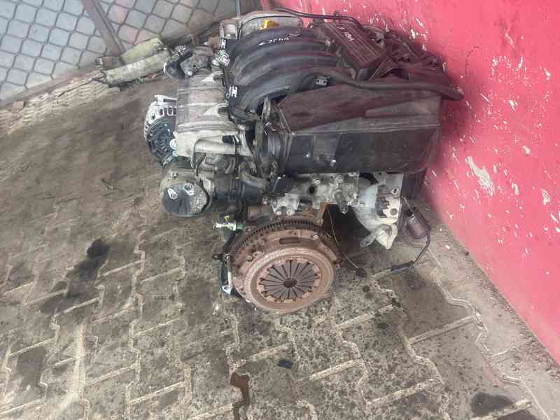 Motor 1,4 16V K4J C750 70KW Renault Scenic komplet - foto 3