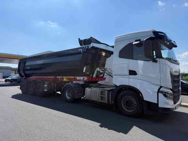 Skláěpcí návěs SCHWARZMÜLLER 29 m3 s el.plachtou + IVECO 510 - foto 8