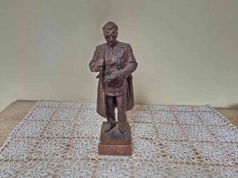 Nevídaná autorská bronzová Socha Klement Gottwald - foto 9