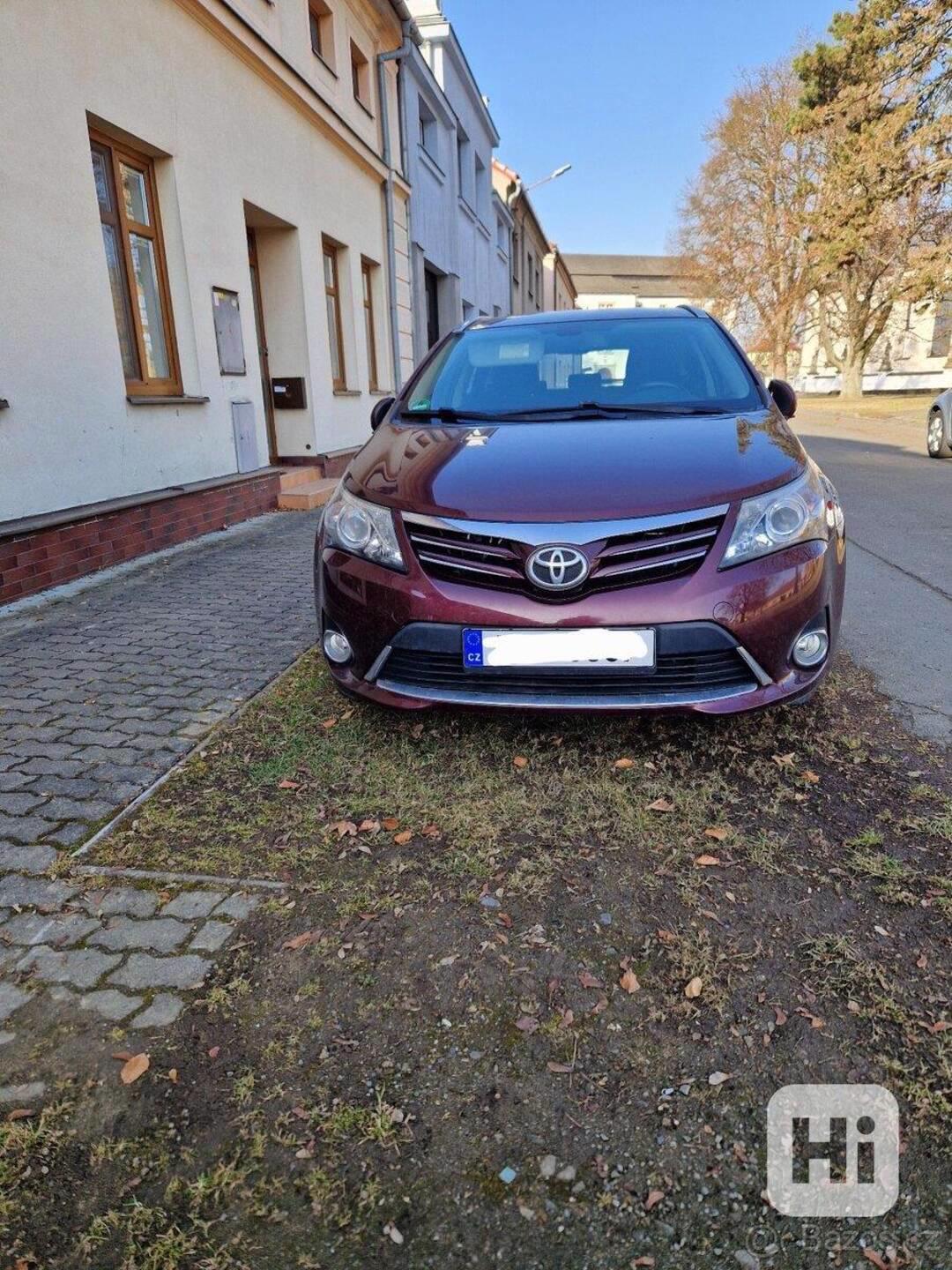 Toyota Avensis 1,8   3/2012, 108 kW, automa - foto 1