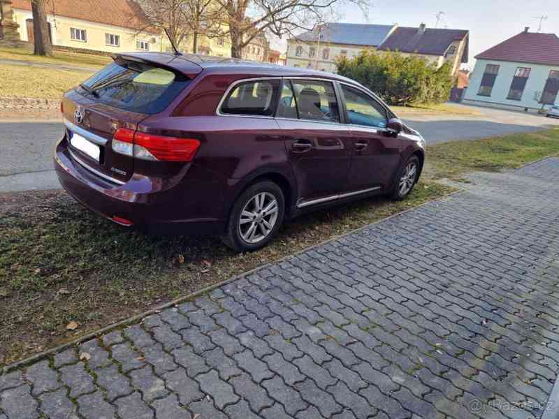 Toyota Avensis 1,8   3/2012, 108 kW, automa - foto 4