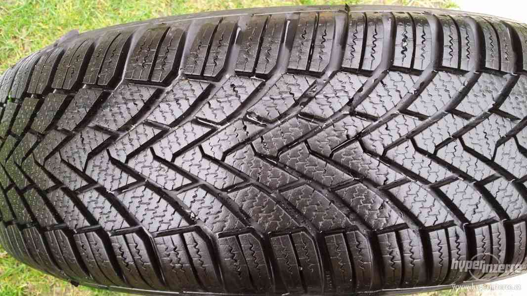Sada zimní kola pneu + originál poklice na Škoda Octavia 2 - foto 4
