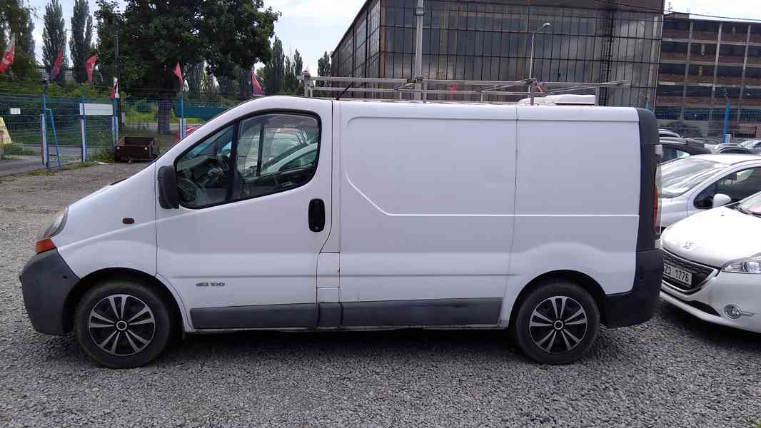 RENAULT Trafic Campervan 1,9DTi  3-místný - foto 30