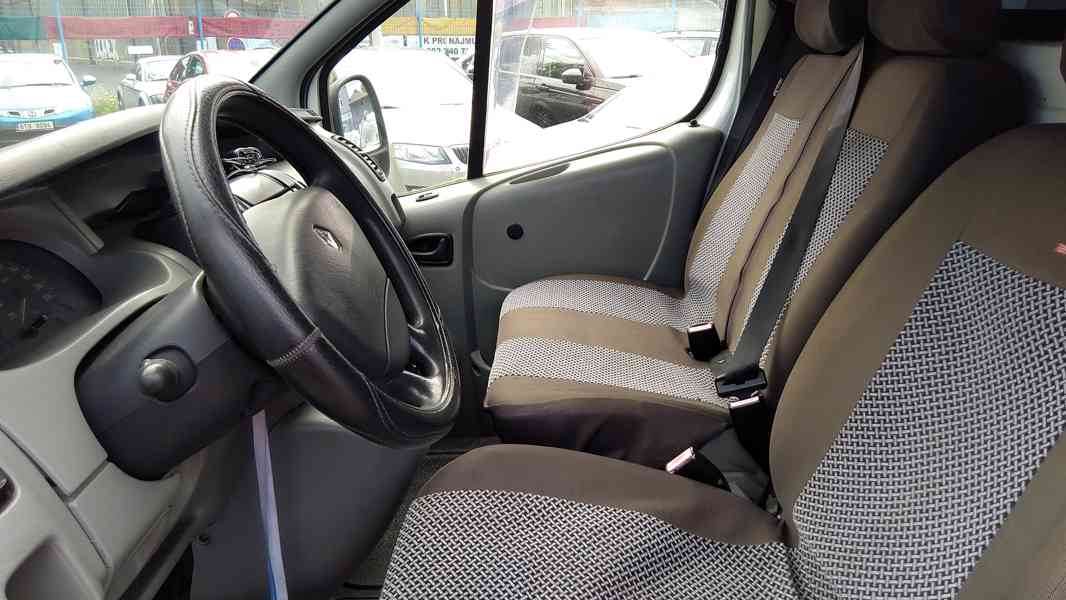 RENAULT Trafic Campervan 1,9DTi  3-místný - foto 27