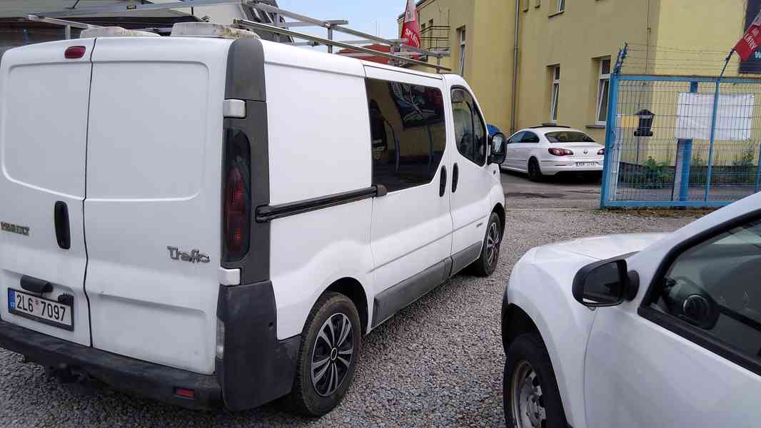 RENAULT Trafic Campervan 1,9DTi  3-místný - foto 6