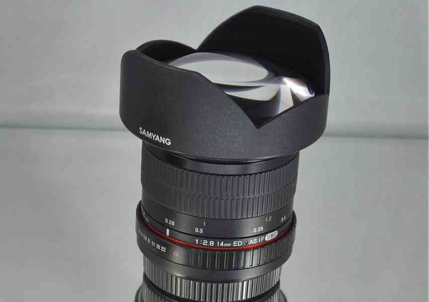 pro Sony A-SAMYANG 14mm 1:2.8 ED AS IF UMC - foto 6