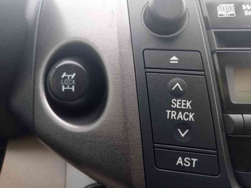 Toyota Rav4 2.2 D-4D 4x4/Výhřev/1Maj - foto 28